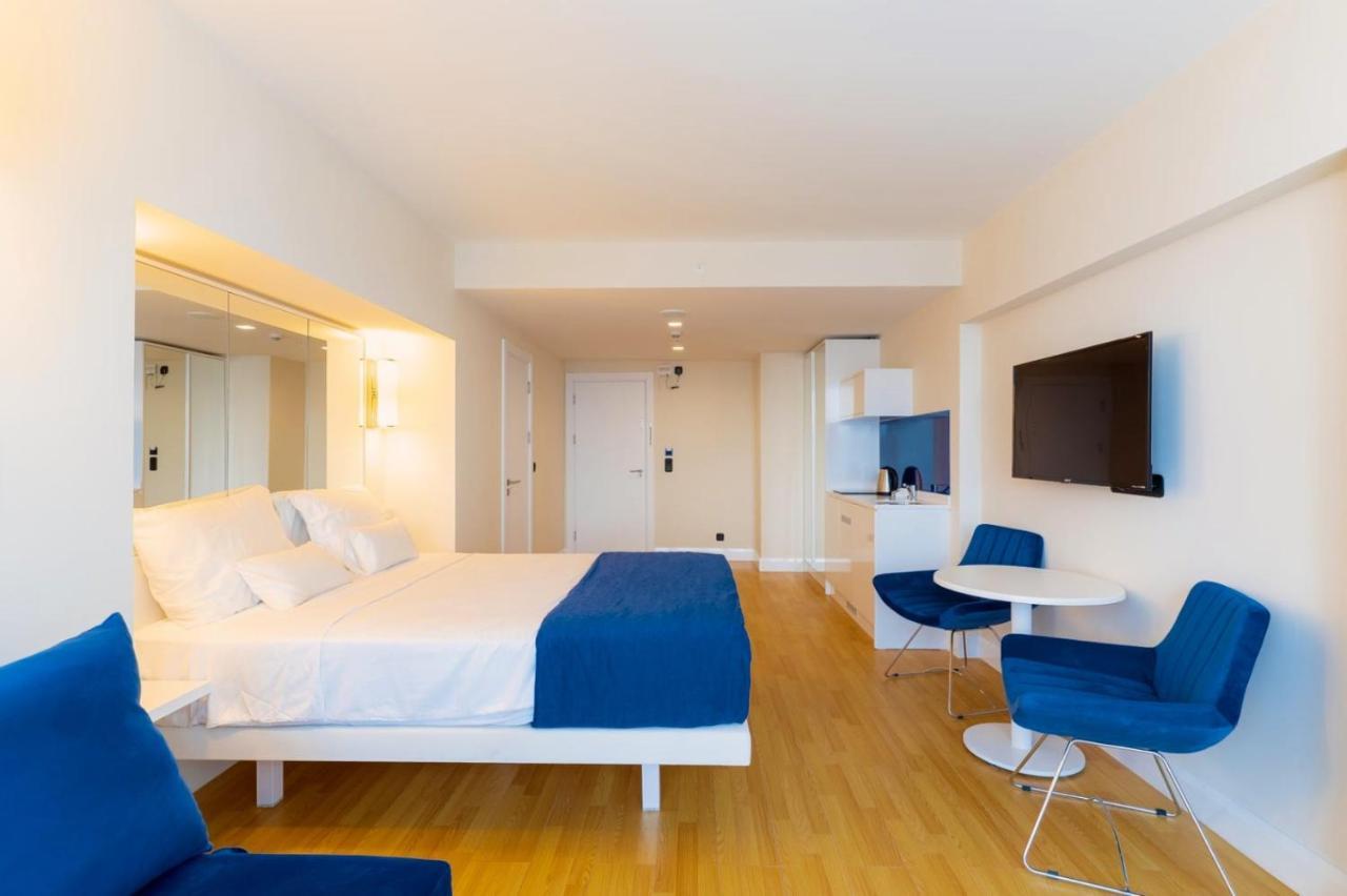 Batumi Beach Side & Sea View Aparthotel ภายนอก รูปภาพ