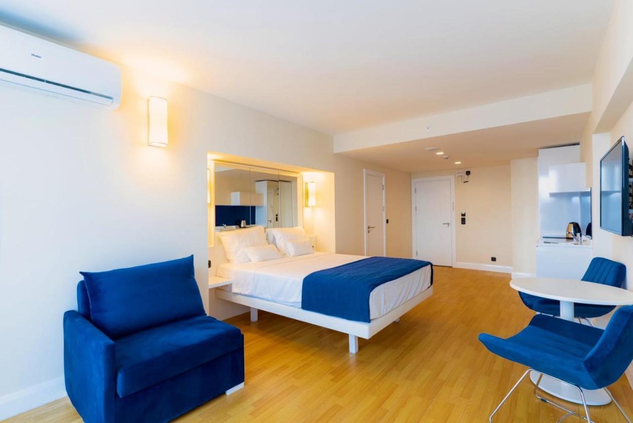 Batumi Beach Side & Sea View Aparthotel ภายนอก รูปภาพ
