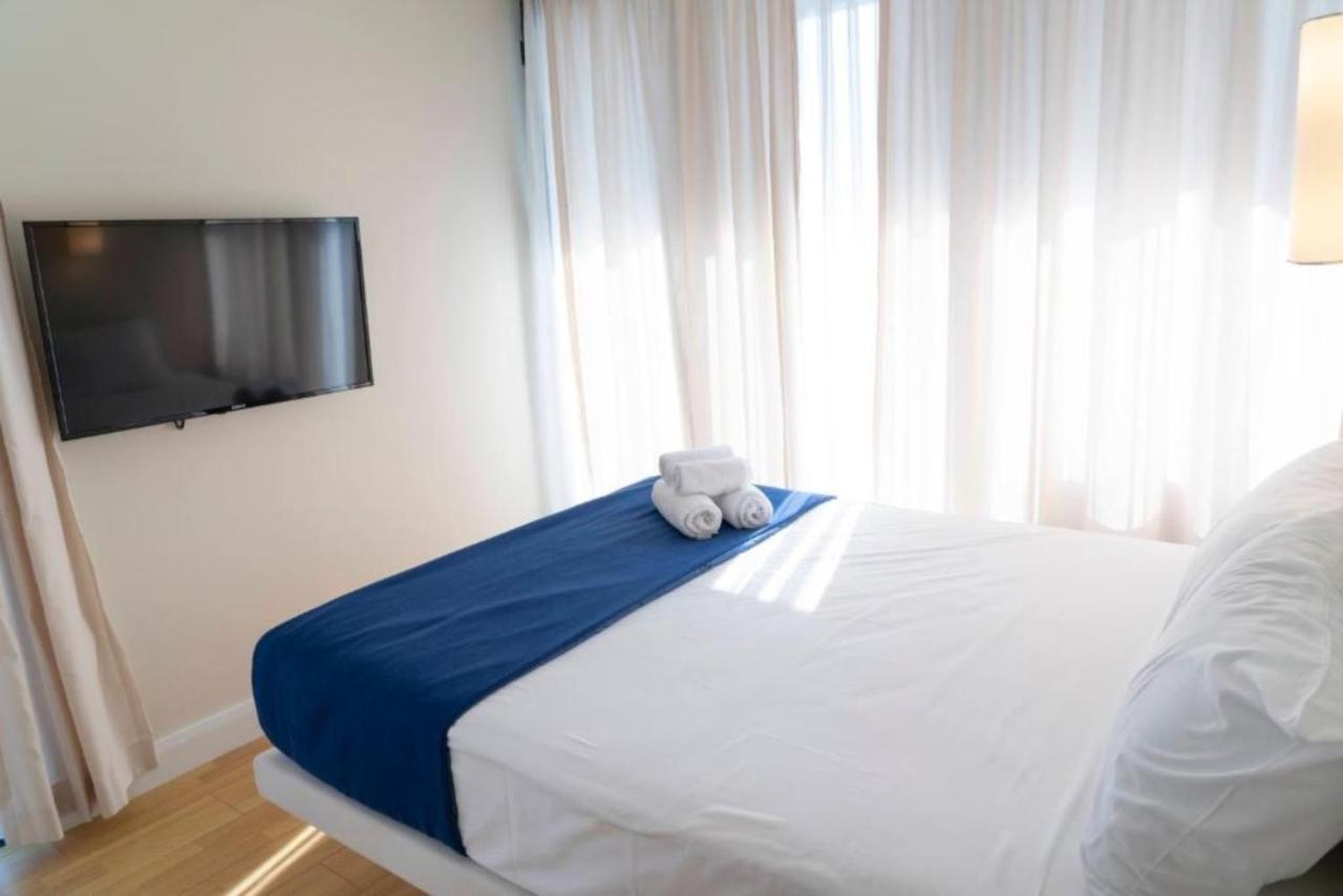 Batumi Beach Side & Sea View Aparthotel ภายนอก รูปภาพ